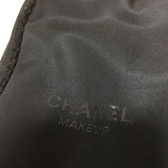 CHANEL(シャネル)のCHANEL化粧ポーチ レディースのファッション小物(その他)の商品写真