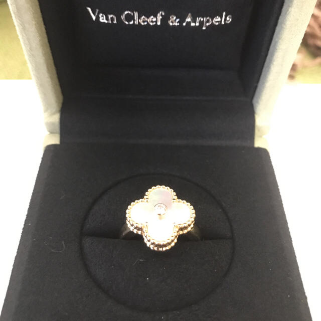 Van Cleef & Arpels(ヴァンクリーフアンドアーペル)の☆カルピス様☆ ヴァンクリーフ&アーペル  アルハンブラ リング レディースのアクセサリー(リング(指輪))の商品写真