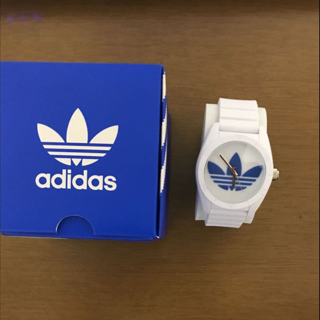 adidas(アディダス)のadidas腕時計 箱なしなら値下げ可能です‼️ レディースのファッション小物(腕時計)の商品写真