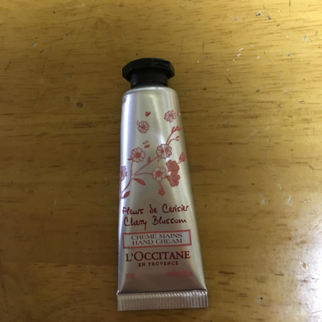 L'OCCITANE(ロクシタン)のロクシタン ハンドクリーム コスメ/美容のボディケア(ハンドクリーム)の商品写真