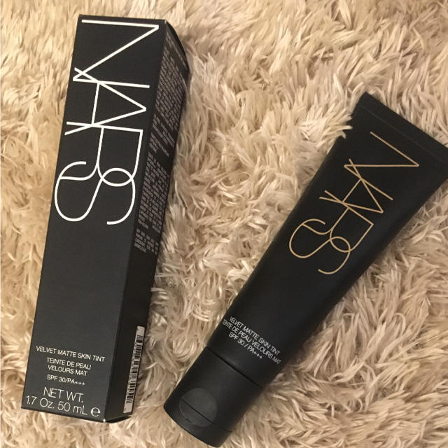 NARS(ナーズ)のNARS ベルベットマットスキンティント コスメ/美容のベースメイク/化粧品(ファンデーション)の商品写真