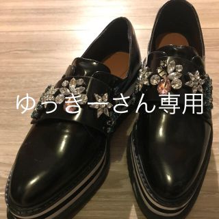 ザラ(ZARA)のZARA ビジューシューズ(ローファー/革靴)