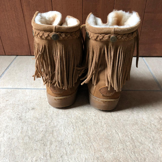 Minnetonka(ミネトンカ)のミネトンカのムートンブーツ レディースの靴/シューズ(ブーツ)の商品写真