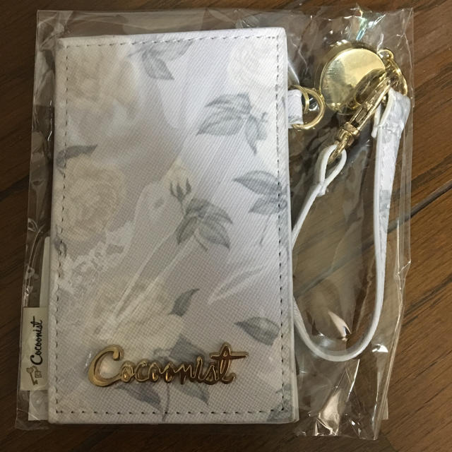 Cocoonist(コクーニスト)のコクーニスト   パスケース レディースのファッション小物(名刺入れ/定期入れ)の商品写真