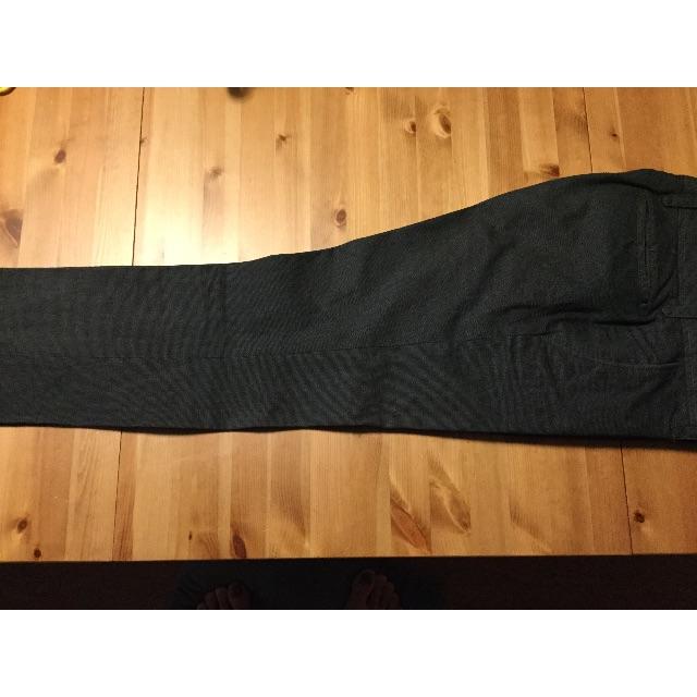 TOMORROWLAND(トゥモローランド)のトゥモローランドの濃いグレーのパンツ サイズ44 メンズのパンツ(スラックス)の商品写真