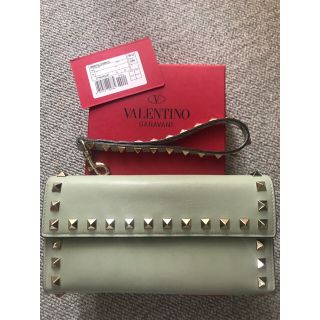 ヴァレンティノ(VALENTINO)のVALENTINOグリーン財布 (長財布)