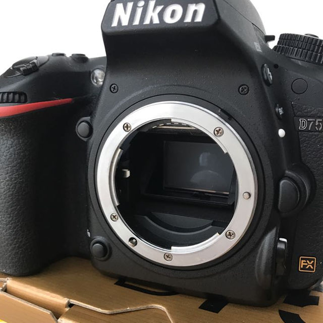 Nikon D750 本体のみ 水濡れジャンク品