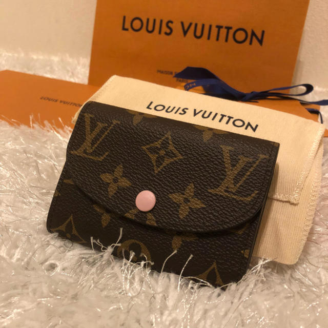 LOUIS VUITTON(ルイヴィトン)の新品未使用 ルイヴィトン ポルトモネ ロザリ ピンク ミニウォレット レディースのファッション小物(財布)の商品写真