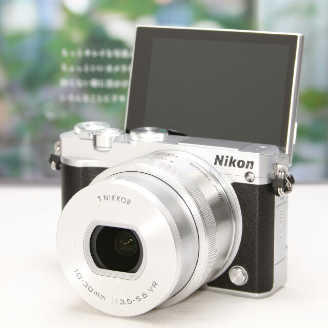 ☆美品☆Wi-Fi搭載＆自撮りミラーレス一眼☆Nikon 1 J5 シルバー