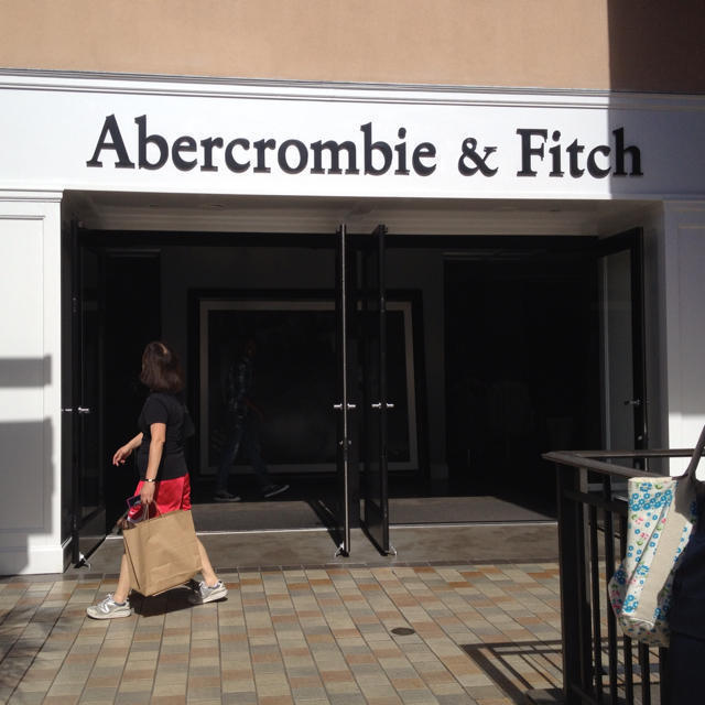 Abercrombie&Fitch(アバクロンビーアンドフィッチ)のアバクロンビーフィッチブラチューブトップ レディースのトップス(ベアトップ/チューブトップ)の商品写真