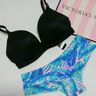 ヴィクトリアズシークレット(Victoria's Secret)の【32D/S】Lasenzaヴィクシー ノンワイヤーブラセット(ブラ&ショーツセット)