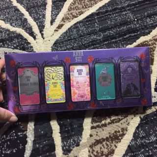 アナスイ(ANNA SUI)の新品未使用 ANNA SUIミニ香水 セット(香水(女性用))