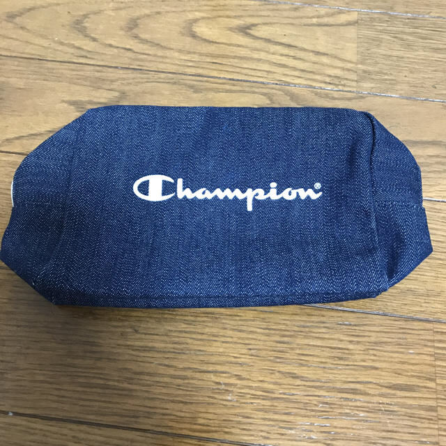 Champion(チャンピオン)のchampion ポーチ レディースのファッション小物(ポーチ)の商品写真