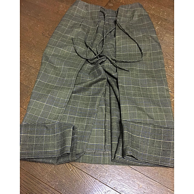 MURUA(ムルーア)のカバースカート付きテーパードパンツ MURUA レディースのパンツ(カジュアルパンツ)の商品写真