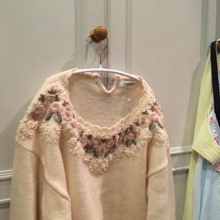 ロキエ(Lochie)の花柄刺繍ニットfrancevintagelochieJANTIQUES(ニット/セーター)