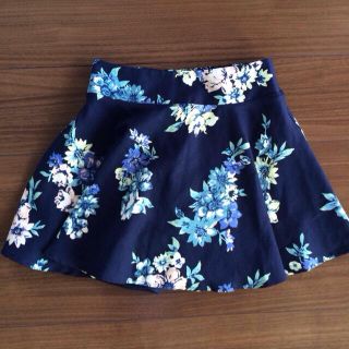 マジェスティックレゴン(MAJESTIC LEGON)の花柄スカパン(ショートパンツ)