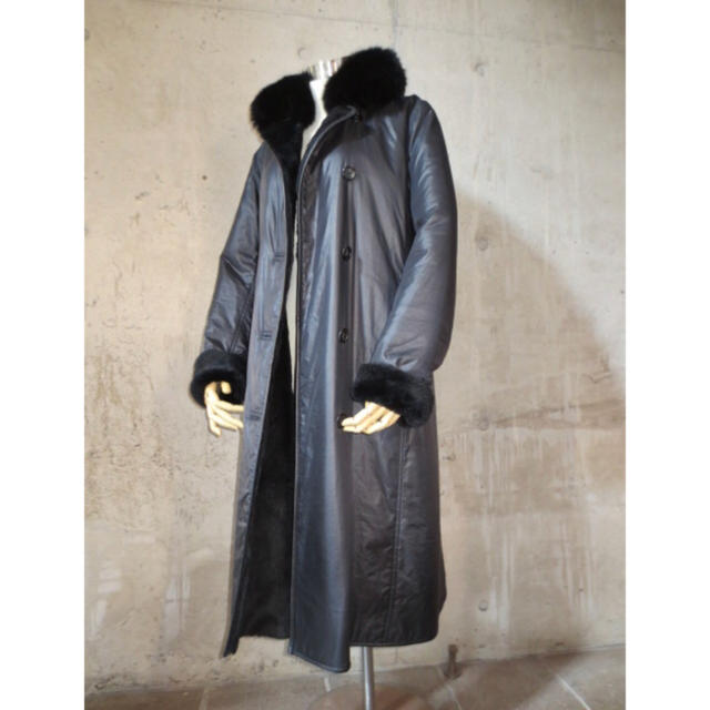 セオリーリュクス　FOX襟　リバーシブル コート シェアードラビット レディースのジャケット/アウター(毛皮/ファーコート)の商品写真