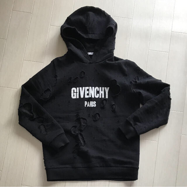 GIVENCHY - GIVENCHY パーカー 4日まで限定お値下げです。の通販 by たろうs shop｜ジバンシィならラクマ