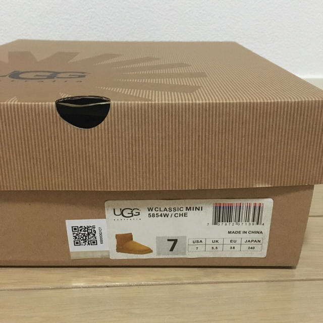 UGG(アグ)のUGG Classic mini chestnut US7 レディースの靴/シューズ(ブーツ)の商品写真