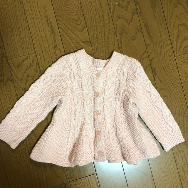 babyGAP(ベビーギャップ)のベイビーピンク 綿ニット 春まで着れます キッズ/ベビー/マタニティのベビー服(~85cm)(ニット/セーター)の商品写真