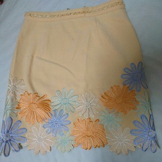 リリーブラウン(Lily Brown)の春服刺繍スカート(ミニスカート)