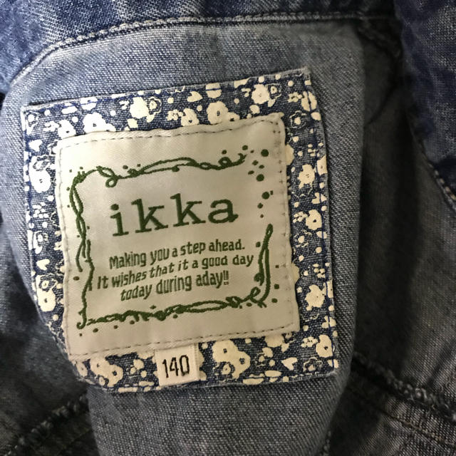 ikka(イッカ)のikkaデニムシャツ キッズ/ベビー/マタニティのキッズ服女の子用(90cm~)(ジャケット/上着)の商品写真