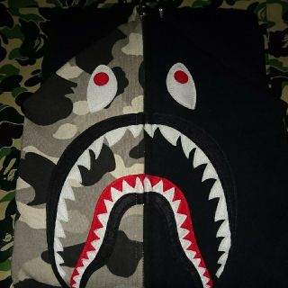 アベイシングエイプ(A BATHING APE)のBAPE PAPER限定シャークパーカー(パーカー)