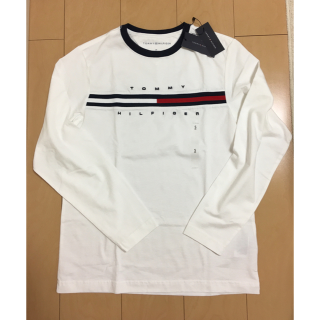 TOMMY HILFIGER(トミーヒルフィガー)のTOMMY HILFIGER 定番ロンT メンズ ホワイト S メンズのトップス(Tシャツ/カットソー(七分/長袖))の商品写真