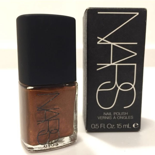 NARS(ナーズ)のNARS未使用ネイルポリッシュ1772ブラウン系 茶色ゴールド ネイルカラー コスメ/美容のネイル(その他)の商品写真