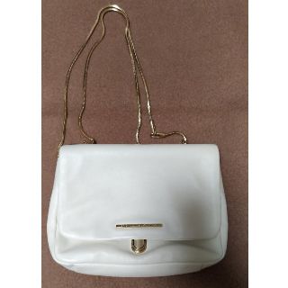 マークバイマークジェイコブス(MARC BY MARC JACOBS)のMARC白ショルダー(ショルダーバッグ)