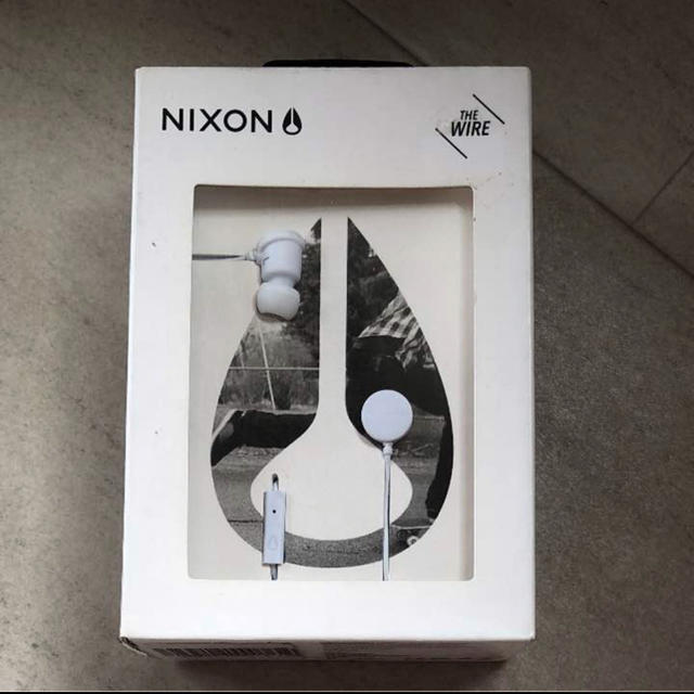 NIXON(ニクソン)のNIXON・イヤフォン スマホ/家電/カメラのオーディオ機器(ヘッドフォン/イヤフォン)の商品写真