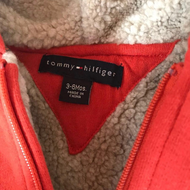TOMMY HILFIGER(トミーヒルフィガー)のTOMMY HILFIGER ボア パーカー 60 70 キッズ/ベビー/マタニティのベビー服(~85cm)(ジャケット/コート)の商品写真
