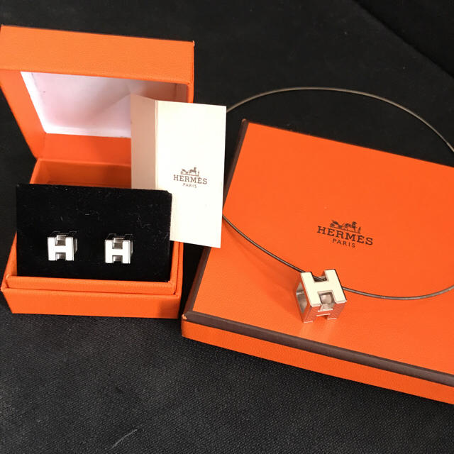 HERMES キューブピアス　2セットでお得