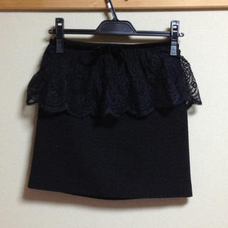 ジルスチュアート(JILLSTUART)のJILL ペプラムレーススカート 美品♡(ミニスカート)