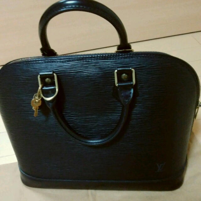 ブランドのギフト LOUIS VUITTON ハンドバッグ エピ ルイヴィトン 新しい到着 【人気】ルイヴィトン モノグラム アルマ レザー ハンドバッグ ハンドバッグ