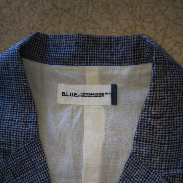 B.L.U.E.(ビーエルユーイー)のB.L.U.E春物ジャケット レディースのジャケット/アウター(テーラードジャケット)の商品写真