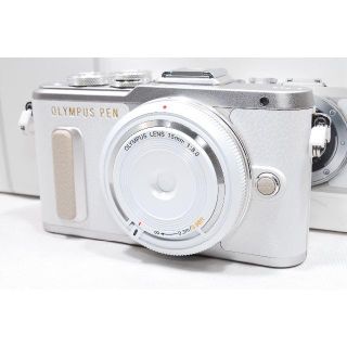 オリンパス(OLYMPUS)の❤️PEN最新モデル❤️OLYMPUS PEN E-PL8 大人気のホワイト♫(ミラーレス一眼)