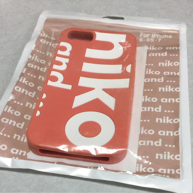 niko and...(ニコアンド)のおまけ付き【Niko and…】iPhone6・6s・7 ケース スマホ/家電/カメラのスマホアクセサリー(iPhoneケース)の商品写真