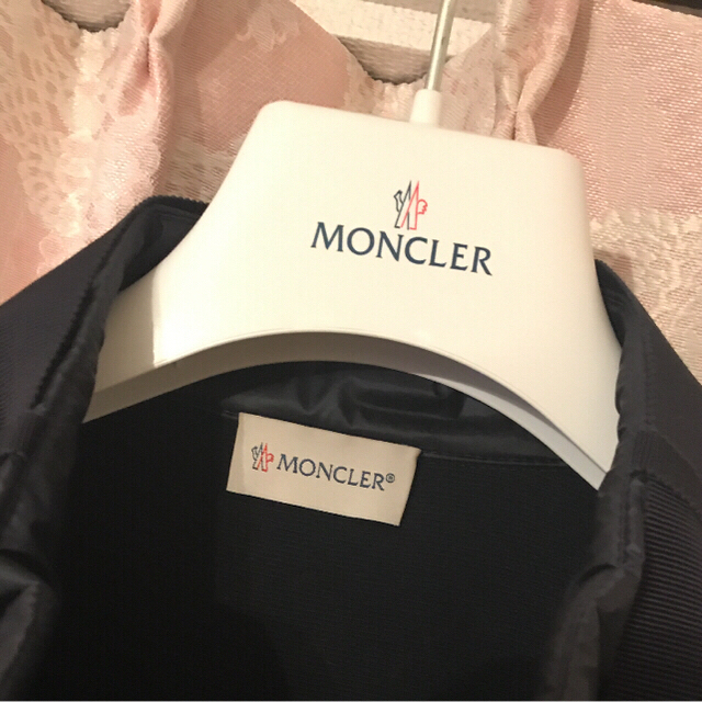 MONCLER(モンクレール)のpompom様専用【モンクレール】ブルゾン レディースのジャケット/アウター(ダウンジャケット)の商品写真