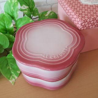 ルクルーゼ(LE CREUSET)の春限定 ルクルーゼ フルール スタッキング ラムカン ローズクオーツ(食器)