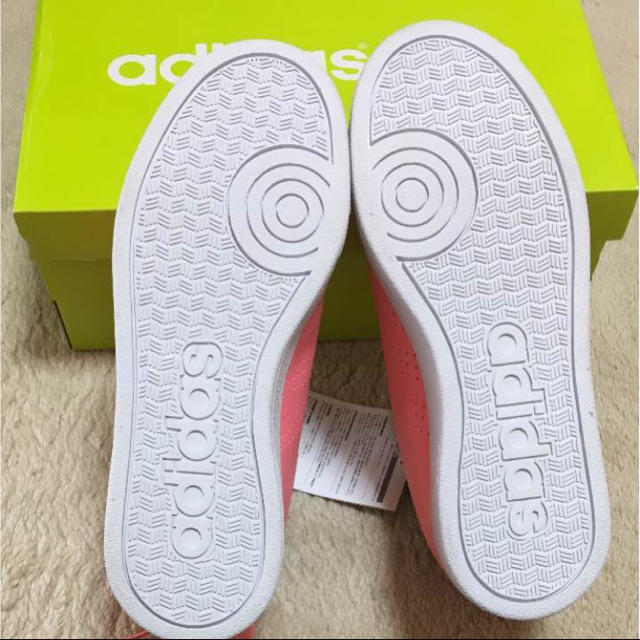 adidas(アディダス)のアディダス スニーカー 22.5cm レディースの靴/シューズ(スニーカー)の商品写真