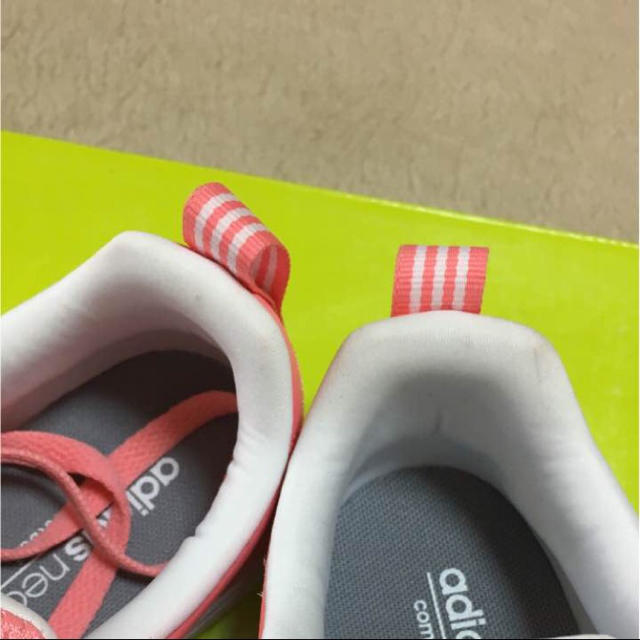 adidas(アディダス)のアディダス スニーカー 22.5cm レディースの靴/シューズ(スニーカー)の商品写真