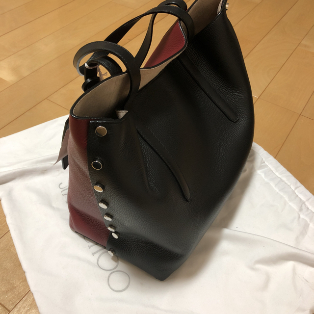 JIMMY CHOO(ジミーチュウ)の値下げしました！ジミーチュウ トートバッグ  TWIST EASTWEST レディースのバッグ(トートバッグ)の商品写真