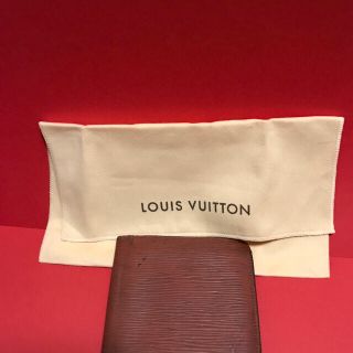 ルイヴィトン(LOUIS VUITTON)のLOUIS VUITTON(ﾙｲ･ｳﾞｨﾄﾝ) 2つ折り財布(エピ財布)(財布)