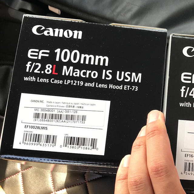 Canon(キヤノン)のCanon ef100 f/2.8l maclo is usm スマホ/家電/カメラのカメラ(レンズ(単焦点))の商品写真