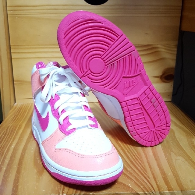 NIKE(ナイキ)のNIKE　スニーカー レディースの靴/シューズ(スニーカー)の商品写真