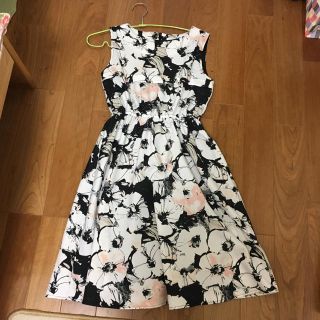 トッコ(tocco)のtocco closet 水彩柄フラワーリッチワンピース 花柄(ひざ丈ワンピース)