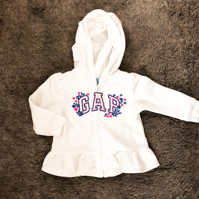 GAP(ギャップ)のGAP パーカー キッズ/ベビー/マタニティのキッズ服女の子用(90cm~)(ジャケット/上着)の商品写真