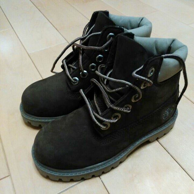 Timberland(ティンバーランド)の【新品】ティンバーランド・キッズブーツ キッズ/ベビー/マタニティのキッズ/ベビー/マタニティ その他(その他)の商品写真