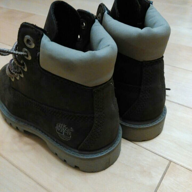 Timberland(ティンバーランド)の【新品】ティンバーランド・キッズブーツ キッズ/ベビー/マタニティのキッズ/ベビー/マタニティ その他(その他)の商品写真